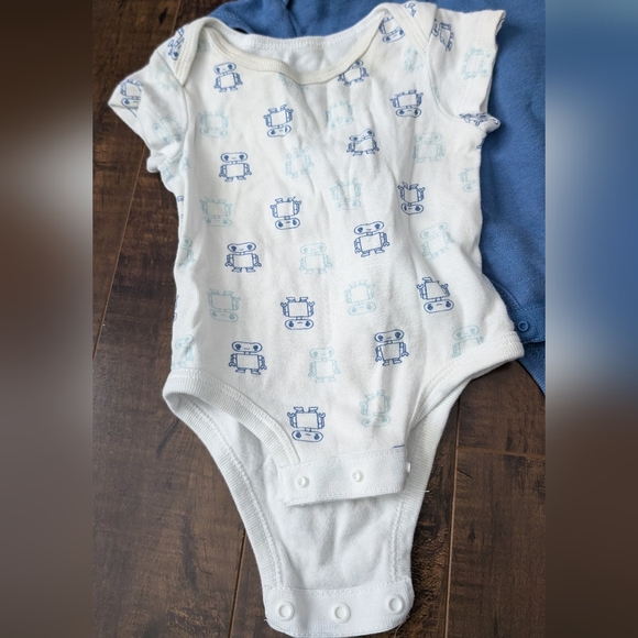 Bundle of 6 onesies - Picture 3 of 9